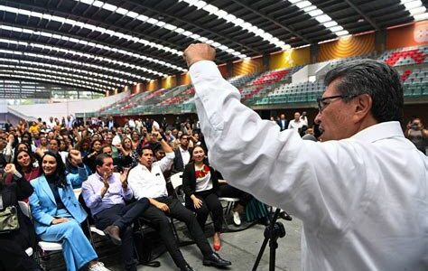 Las agresiones en el AICM contra un juez reflejan la resistencia política a las reformas judiciales en México, poniendo en peligro el sistema democrático y la seguridad nacional.