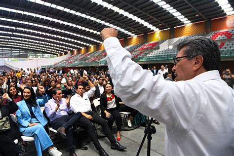 Las agresiones en el AICM contra un juez reflejan la resistencia política a las reformas judiciales en México, poniendo en peligro el sistema democrático y la seguridad nacional.