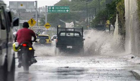 Lluvias torrenciales en Guerrero provocan inundaciones, deslaves y desbordamientos, afectando gravemente a Acapulco y Coyuca de Benítez. Se requiere ayuda urgente para las comunidades damnificadas.