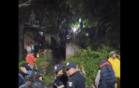 Desastre en Naucalpan: Deslave en el Cerro del Chiquihuite deja 6 muertos y 3 heridos tras intensas lluvias. Autoridades y equipos de rescate trabajan en la zona.