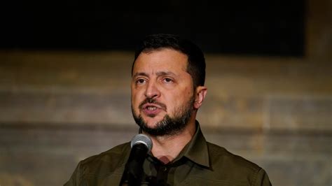 La visita de Zelenskyy a EE.UU. levanta controversia; republicanos exigen claridad sobre el uso de fondos y su impacto en las relaciones bilaterales.