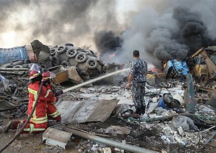 Explosiones de radios portátiles en Beirut dejan heridos y generan preocupaciones; autoridades investigan causas y medidas preventivas.