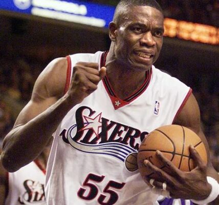 Dikembe Mutombo, leyenda de la NBA, falleció a los 57 años dejando un legado imborrable tanto en el deporte como en su labor humanitaria.