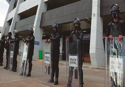 Suspensión del estadio 12 de Octubre en Tuluá tras violencia extrema; Dimayor condena los actos y se investigan responsabilidades. Partido reprogramado y medidas de seguridad reforzadas.