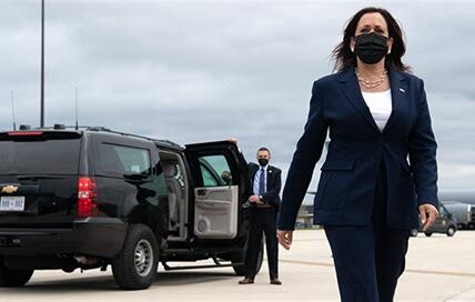 Kamala Harris visitará la frontera para abordar la crisis migratoria, enfocándose en las causas de raíz y reforzar la seguridad. Este es un paso clave en su gestión.