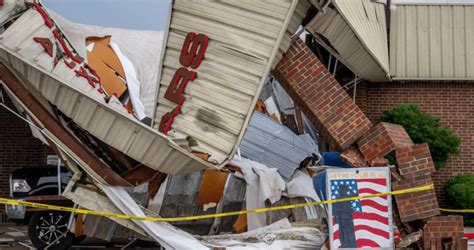 Huracán Helene: devastación con 18 muertos, millones sin electricidad y miles de viviendas dañadas en el sureste de EE.UU. Rescate y recuperación en marcha.