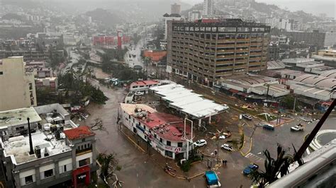 El huracán "John" deja 15 muertos en Acapulco y causa devastación. Daños incluyen viviendas destruidas, cortes de electricidad e inundaciones severas.