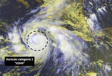 Huracán John alcanza categoría 1 y afecta Baja California Sur. Vientos de 120 km/h y condiciones marítimas peligrosas. Mantente informado y sigue indicaciones de Protección Civil.