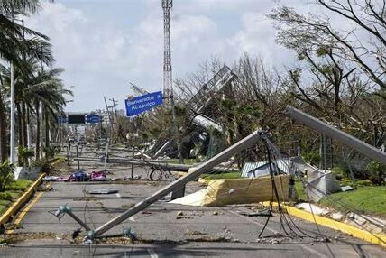 Otis deja más de 40 colonias y el aeropuerto de Acapulco inundados, afectando gravemente la infraestructura turística y la vida diaria de sus residentes.