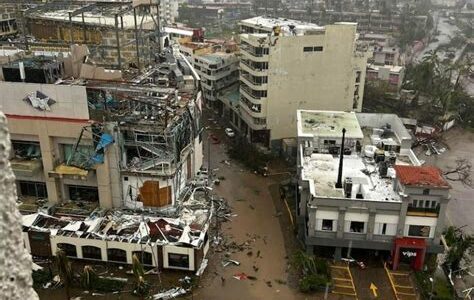 Las lluvias en Acapulco complican la recuperación tras el huracán Otis, con 15 muertos y decenas de desaparecidos. Se intensifican esfuerzos de rescate y ayuda humanitaria.