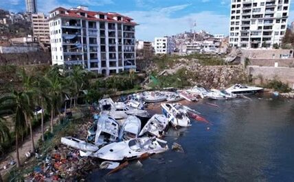 Resumen: Huracán John en Guerrero deja 12 muertos, infraestructura devastada y complicaciones en rescates por mal clima. Autoridades brindan apoyo a las comunidades afectadas.