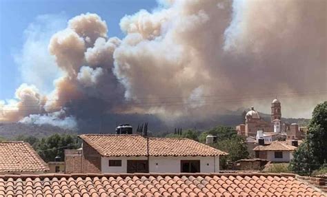 Incendio en Jalisco evacua a más de 5 mil personas; autoridades y rescatistas trabajan incansablemente para controlar la situación y garantizar la seguridad de los residentes.