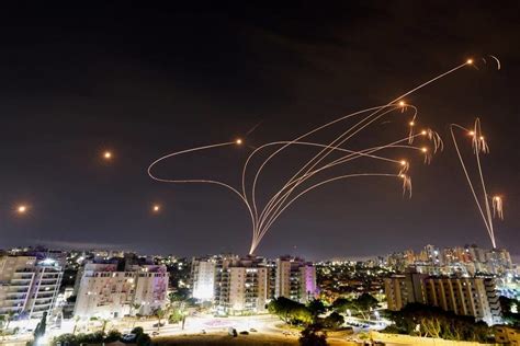 Interceptación exitosa de misil por Israel con el sistema Iron Dome, en medio de crecientes tensiones contra Hezbolá.