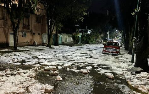 Lluvias y granizo azotan Tlalpan y Coyoacán; se reportan inundaciones, daños a vehículos, y fallas eléctricas, afectando a miles de hogares en CDMX.