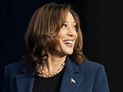 Más de 700 funcionarios apoyan a Kamala Harris, destacando su liderazgo y compromiso en justicia social, salud y economía, pese a crecientes críticas.