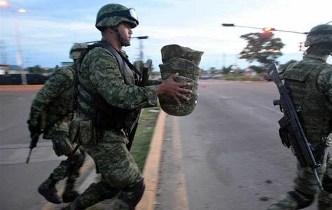 El trágico ataque en Culiacán revela la creciente violencia en la región. Las autoridades prometen justicia y refuerzan la seguridad para enfrentar la delincuencia organizada.