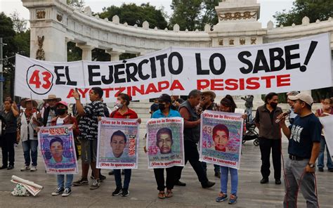 Preocupación por la crecente militarización en México; padres de los 43 de Ayotzinapa exigen justicia y cuestionan la ampliación de facultades al Ejército.