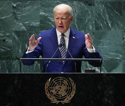 Líderes mundiales se reúnen en la 78ª Asamblea de la ONU para abordar el cambio climático, la pobreza y los conflictos armados. Urge cooperación internacional.