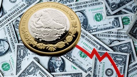 El peso mexicano se deprecia a 18.03 por dólar, principalmente por expectativas de alzas en tasas de interés de la Fed.