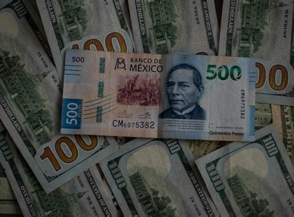 El peso mexicano y la Bolsa Mexicana de Valores cayeron en medio de incertidumbre económica global y expectativas de nuevas políticas monetarias.