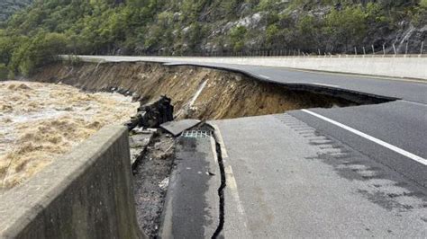 Huracán Helene deja 89 muertos y una estela de destrucción en la costa este de EUA. Autoridades y voluntarios trabajan sin descanso en tareas de rescate y reconstrucción.