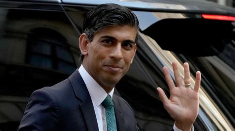 El Primer Ministro británico, Rishi Sunak, aceptó más de £100,000 en regalos desde octubre de 2022, generando debate sobre la ética de estos obsequios y su influencia política.