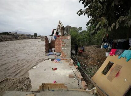 Residentes de Chilpancingo temen desbordes del río Huacapa durante lluvias, exigiendo más medidas preventivas y educación ante emergencias. Autoridades trabajan en contención y monitoreo constante.