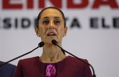 Avanza la Cuarta Transformación gracias a programas sociales, un fortalecimiento de la salud pública y la lucha contra la corrupción, según Sheinbaum en el Zócalo.