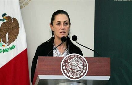 Líderes de Morena, incluyendo a Claudia Sheinbaum, se reunieron en CDMX para trazar estrategias hacia las elecciones presidenciales de 2024. Temas clave: unidad y continuidad.