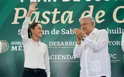 Con Claudia Sheinbaum, México se podría consolidar como líder en energías limpias, impulsando políticas verdes y reduciendo significativamente las emisiones de gases contaminantes.