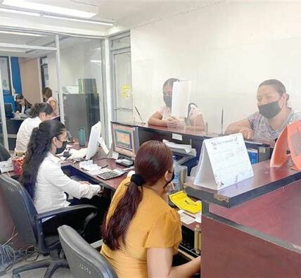 Los trabajadores del Poder Judicial de la Federación reanudan labores tras nueve días de paro, logrando acuerdos clave para mejorar sus condiciones laborales y prestaciones.