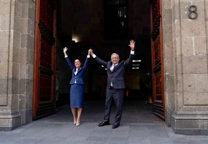 AMLO dejará el poder mañana tras seis años de reformas y luchas contra la corrupción, marcando el fin de una era y el comienzo de una nueva etapa para México.