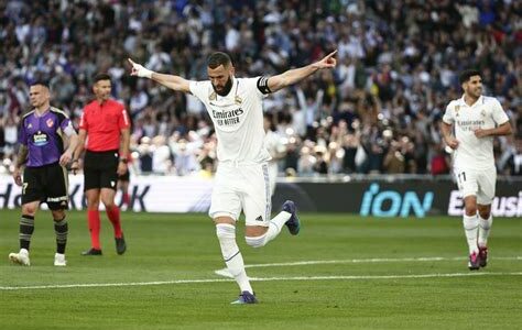 Vinícius Jr. brilla con dos goles en la contundente victoria 4-0 del Real Madrid sobre el Espanyol, consolidando su posición en la Liga.