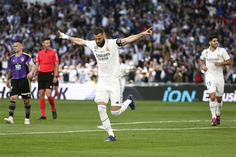 Vinícius Jr. brilla con dos goles en la contundente victoria 4-0 del Real Madrid sobre el Espanyol, consolidando su posición en la Liga.