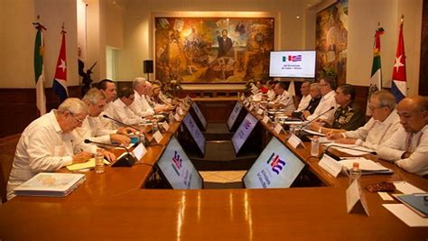 La visita del presidente cubano Díaz-Canel a México fortalece la cooperación bilateral en salud, economía e infraestructura, abriendo nuevas vías de colaboración y amistad entre ambos países.