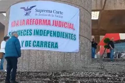 Abogados en Ciudad Juárez protestan contra reformas judiciales, temiendo que afecten la justicia y autonomía en Chihuahua. Exigen diálogo y respeto a la independencia del poder judicial.