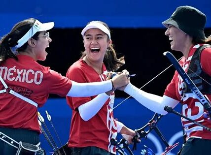 Andrea Valencia brilla con bronce en Tlaxcala, destacando el crecimiento del tiro con arco en México y enorgulleciendo al país con su talento y dedicación.