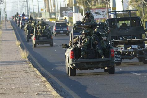 Fuerzas militares refuerzan Sinaloa para restaurar la paz; autoridades implementan tecnología avanzada y patrullajes estratégicos contra la delincuencia organizada.