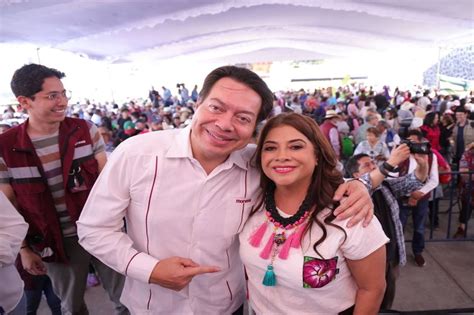 Clara Brugada es celebrada en el Congreso por su liderazgo en Iztapalapa, destacándose por mejorar servicios públicos y su compromiso social.