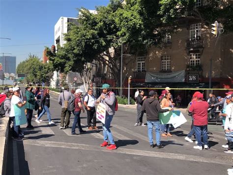 Caos en CDMX: bloqueo en Santa Fe provoca más de 5 horas de tráfico, impactando a cientos de usuarios y trabajadores en la zona.