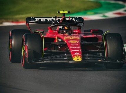 Carlos Sainz asegura la pole en México, destacando en un emocionante circuito. Ferrari se coloca en una posición estratégica clave. Expectativas altas para la carrera.