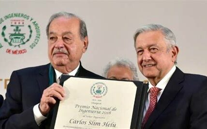 Carlos Slim recibe el Premio Italia-México 2023 por fortalecer lazos económicos y culturales, destacando su visión y compromiso con el desarrollo bilateral.