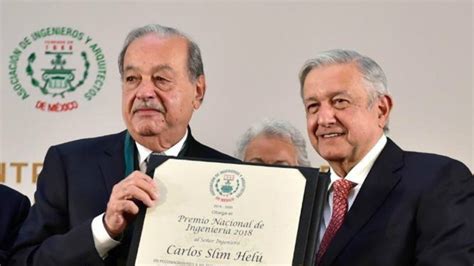 Carlos Slim recibe el Premio Italia-México 2023 por fortalecer lazos económicos y culturales, destacando su visión y compromiso con el desarrollo bilateral.