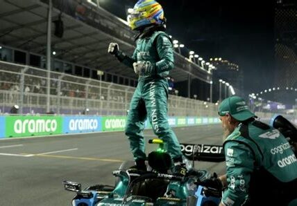 Fernando Alonso celebra su carrera 400 en el Gran Premio de México, destacando su pasión y perseverancia en la Fórmula 1. Un verdadero ícono del automovilismo.