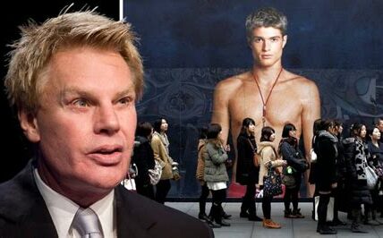 El exdirector de Abercrombie & Fitch, Mike Jeffries, enfrenta graves acusaciones de tráfico sexual, poniendo en jaque su legado en el mundo de la moda.