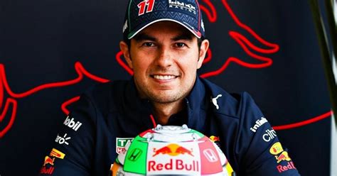 Checo Pérez es vital para el éxito de Red Bull en Fórmula 1, aportando estabilidad y estrategias ganadoras junto a Verstappen.