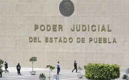 La disputa judicial en Puebla resalta divisiones internas mientras una jueza desafía reformas clave. El diálogo constructivo es esencial para modernizar el sistema.