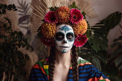 La Cámara de Diputados celebra Día de Muertos combinando tradición y política, en una sesión inusual con maquillaje de catrinas.