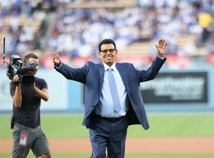 Fernando Valenzuela, ícono del béisbol, dejó un legado inmortal, inspirando a generaciones y elevando el béisbol en México con su fenomenal "Fernandomanía".