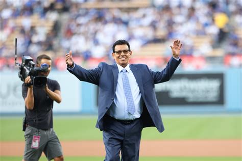 Fernando Valenzuela, ícono del béisbol, dejó un legado inmortal, inspirando a generaciones y elevando el béisbol en México con su fenomenal "Fernandomanía".